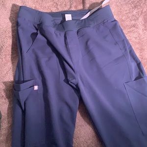 Figs Dark Harbor men’s Scrub pants